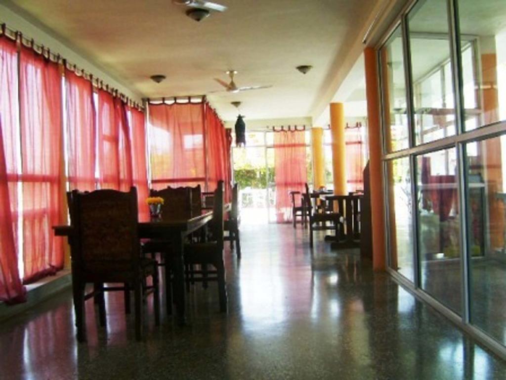 Hotel Casa Di William Khajurāho Екстериор снимка